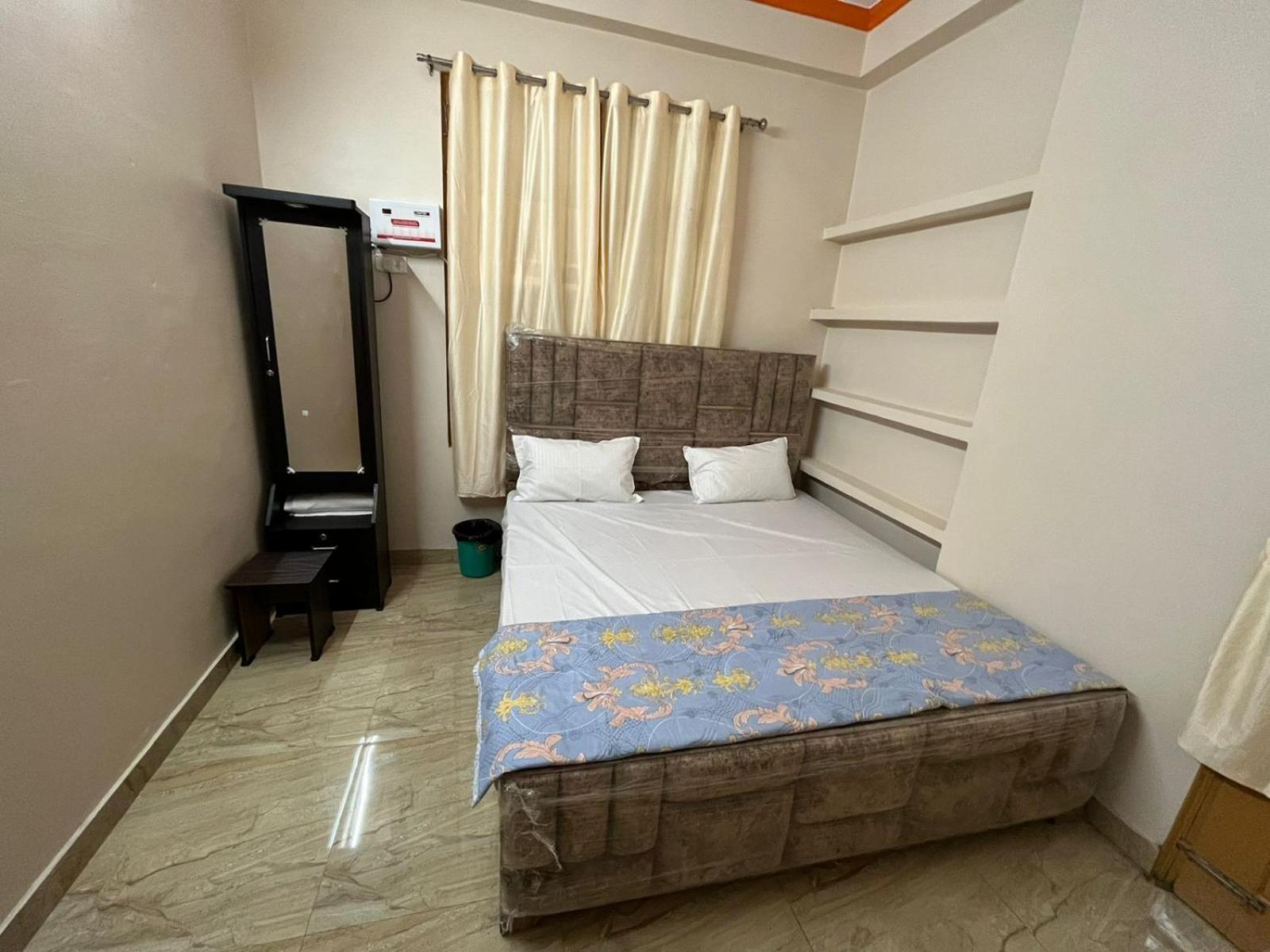 Gauri Shankar - Varanasi, Varanasi